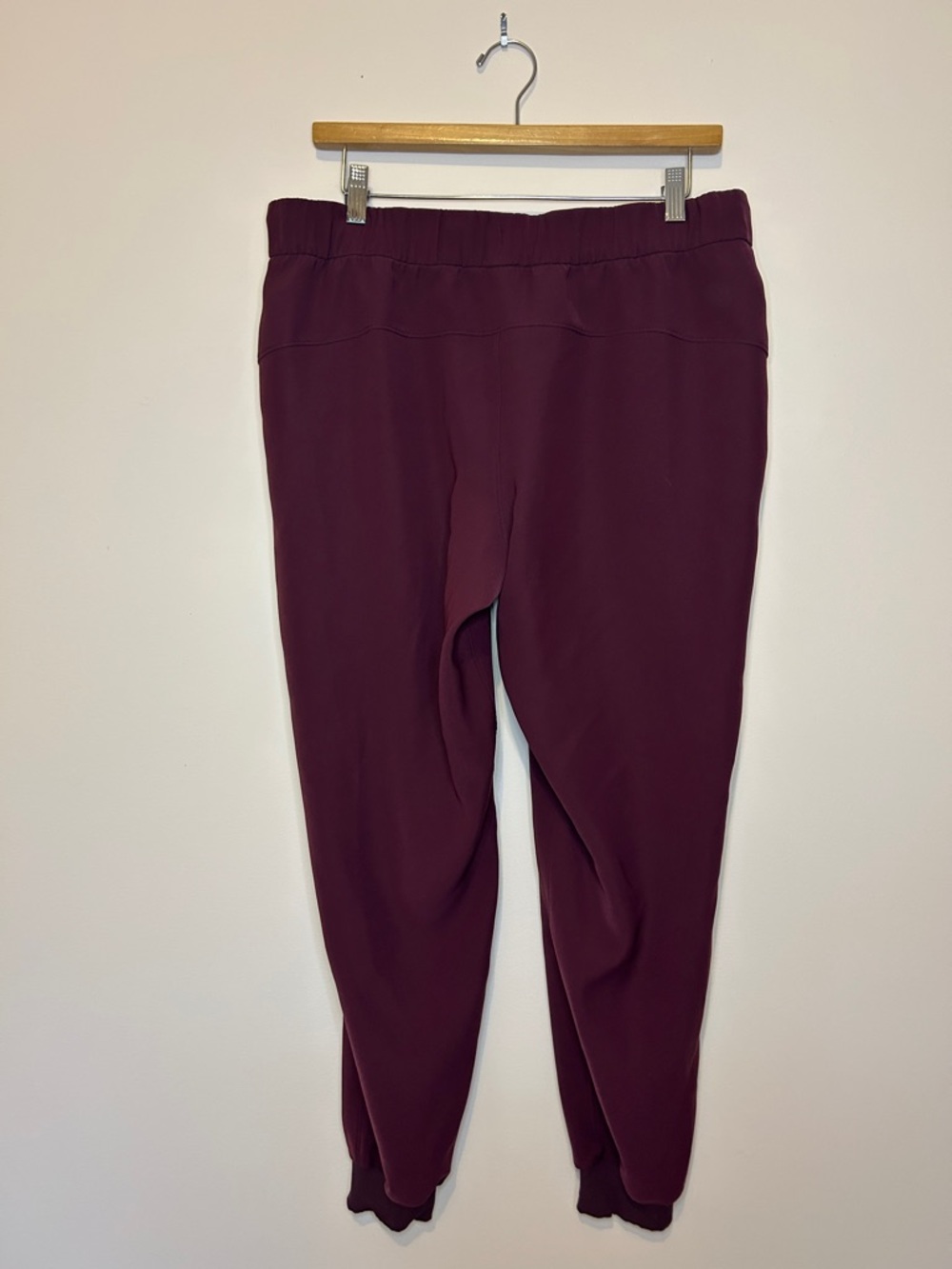Lululemon On the Fly Jogger Woven Cassis Size 10 28” Burgundy - Picture 5 of 7
